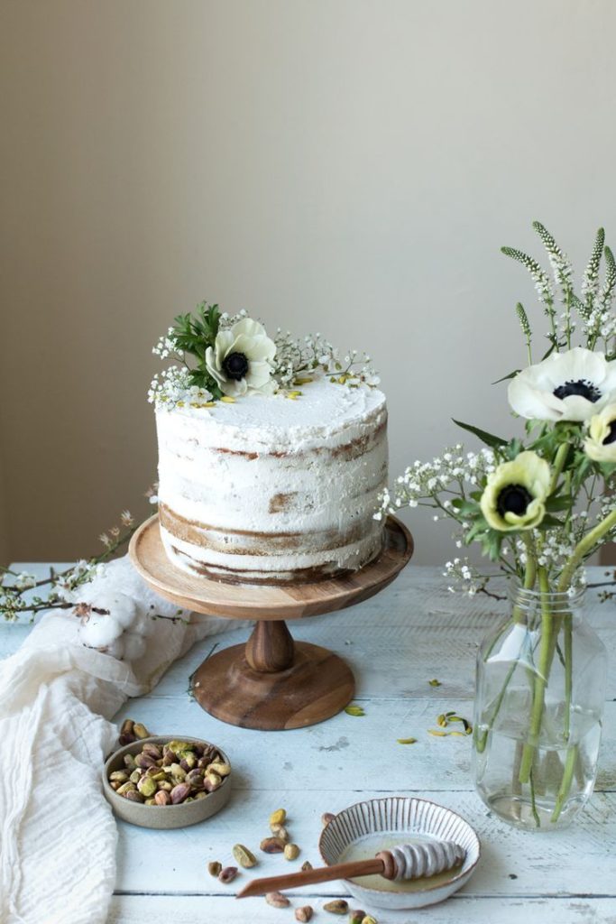 torta nuda con fiori